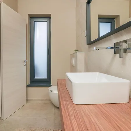 Zidine, Luxury With Seaview And Salt Pool Water *