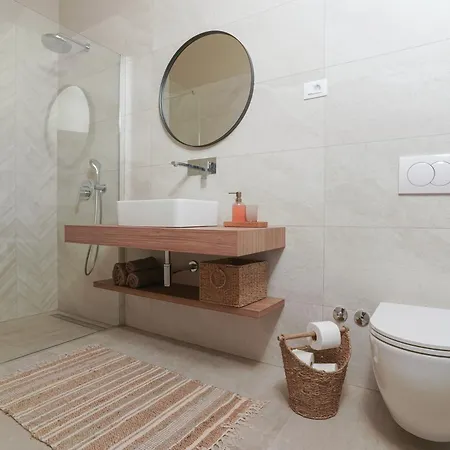 Villa Zidine, Luxury With Seaview And Salt Pool Water Puntera