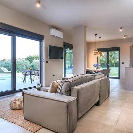 Zidine, Luxury With Seaview And Salt Pool Water