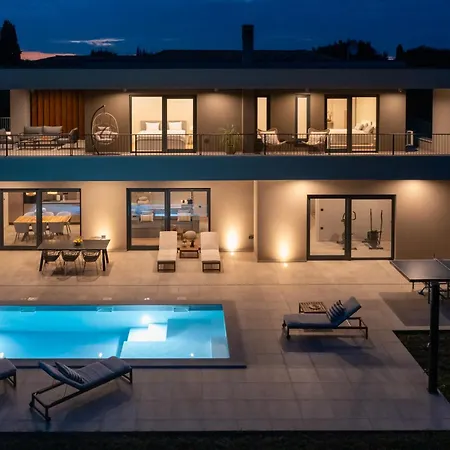 Zidine, Luxury With Seaview And Salt Pool Water * Puntera