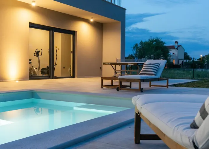 Zidine, Luxury With Seaview And Salt Pool Water * Puntera