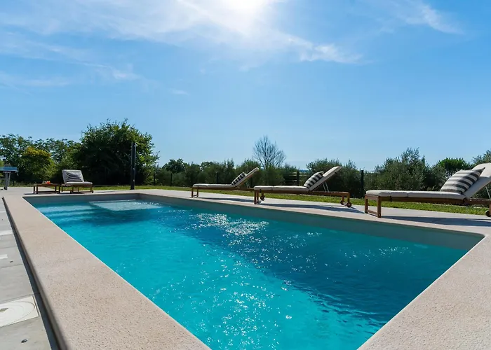 Zidine, Luxury With Seaview And Salt Pool Water Puntera