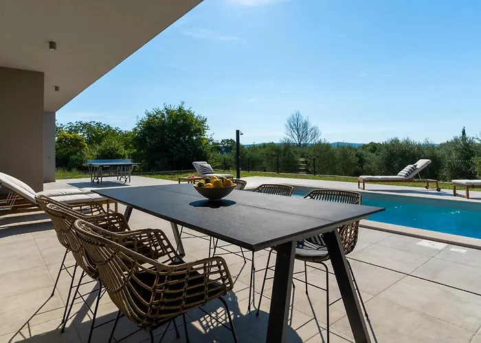 Villa Zidine, Luxury With Seaview And Salt Pool Water Puntera