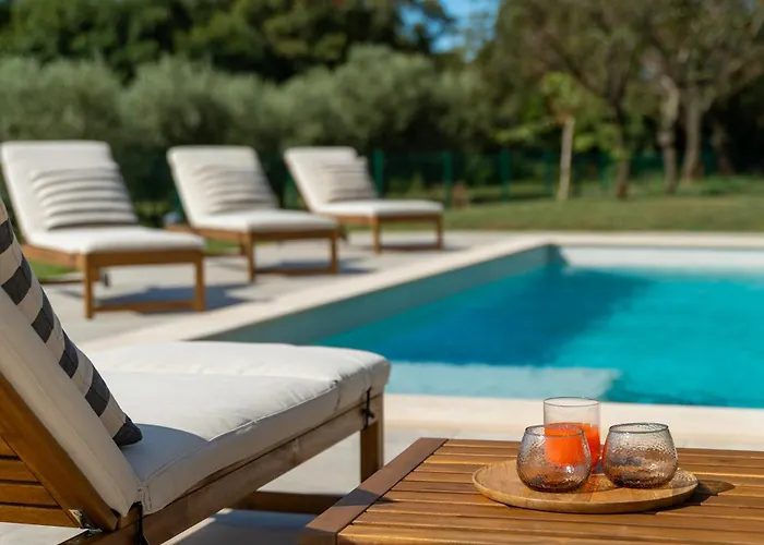 Villa Zidine, Luxury With Seaview And Salt Pool Water