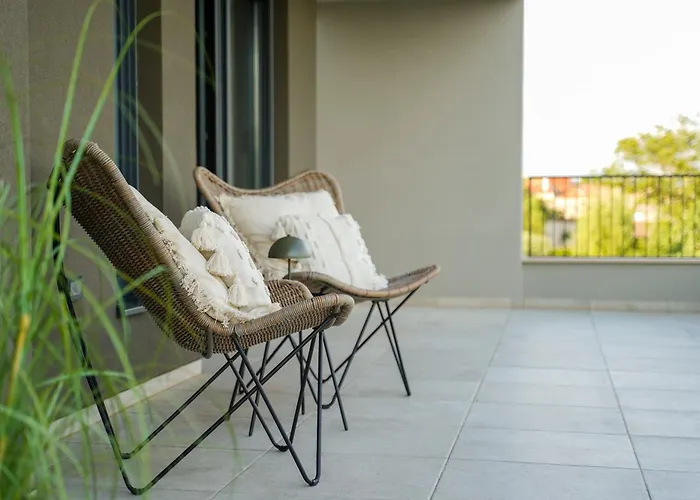 Zidine, Luxury With Seaview And Salt Pool Water