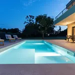 Villa Zidine, Luxury With Seaview And Salt Pool Water