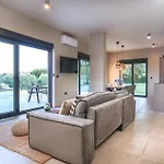 Zidine, Luxury With Seaview And Salt Pool Water