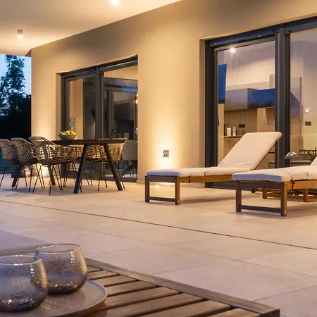 Zidine, Luxury With Seaview And Salt Pool Water Βίλα Puntera
