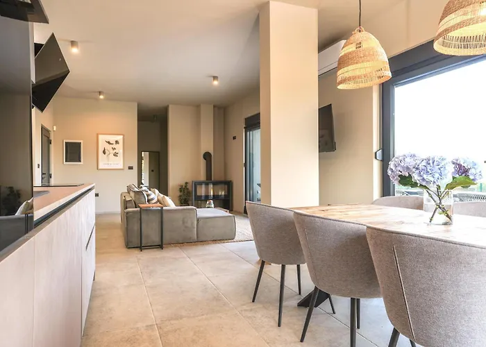 Zidine, Luxury With Seaview And Salt Pool Water * Puntera